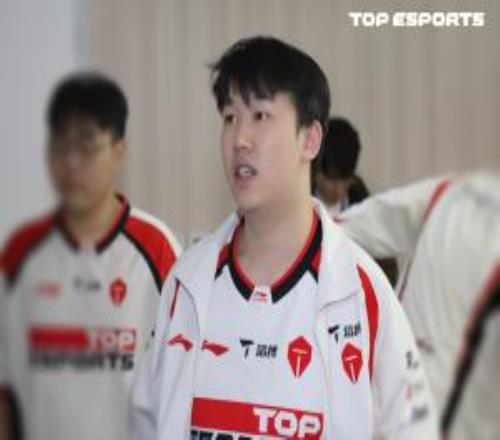 欧联赛前分,维拉门将未,博洛尼亚阵,皇冠体育app下载,皇冠体育官网,澳门皇冠体育,bet皇冠体育在线